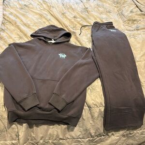 white fox set (sweatshirt & sweatpants) both size M - grey & light blue